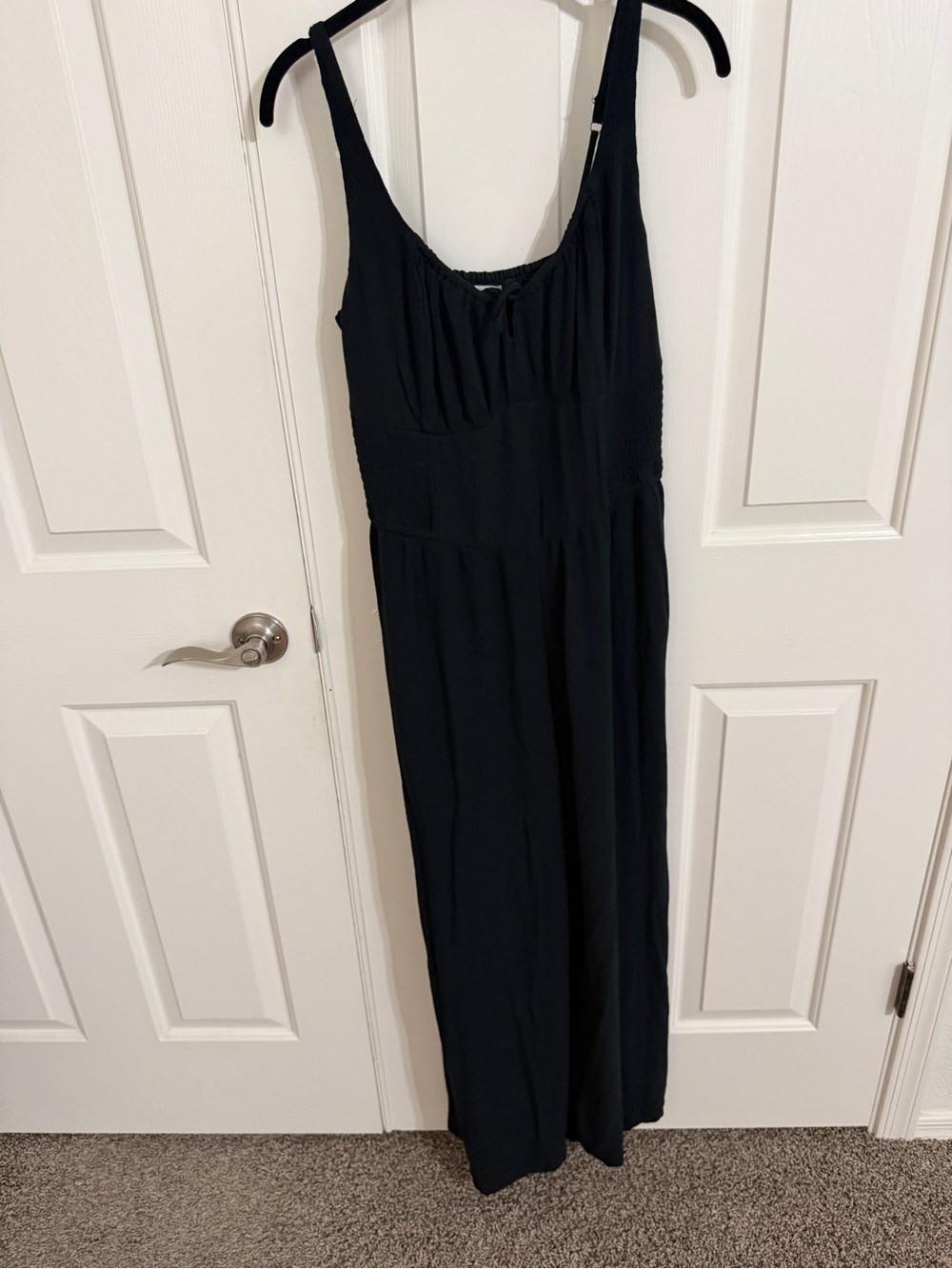Hollister L Black Wide Leg Jumpsuit Tie Neck Pockets Relaxed Boho Casual
